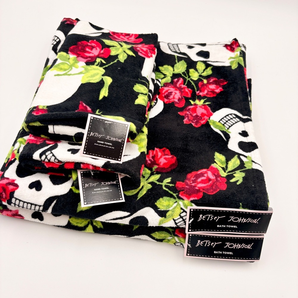 Betsey Johnson 4 Piece Towel Set Skulls and Roses Black Red Cotton Bath Hand